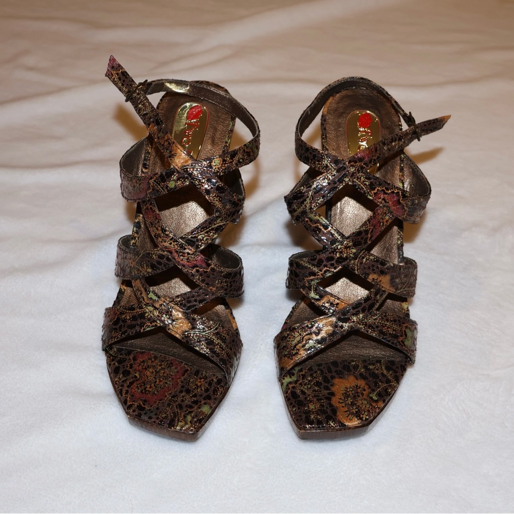 Two Lips Platform Heels